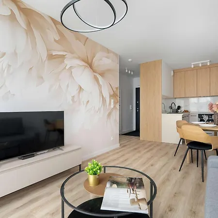 公寓 Cozy With Balcony With Underground Parking By Renters *