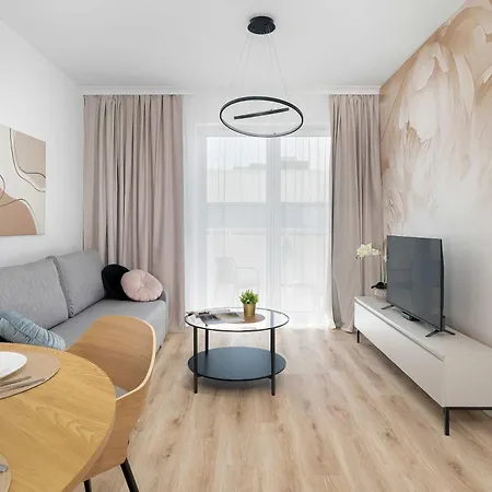 Cozy With Balcony With Underground Parking By Renters 公寓 *